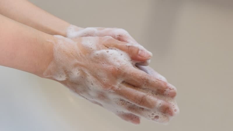 手の洗い方1手の平を洗う