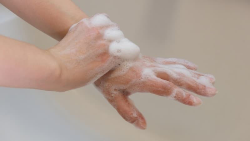 手の洗い方6手首まで洗う